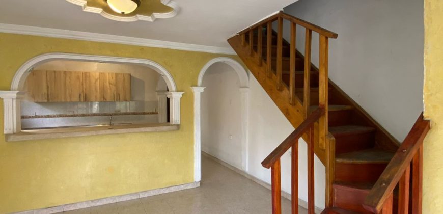 ARRIENDO CASA DÚPLEX EN SANTA LUCIA