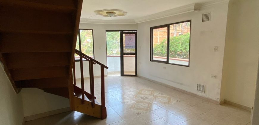 ARRIENDO CASA DÚPLEX EN SANTA LUCIA