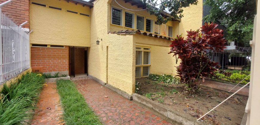 ARRIENDO CASA DÚPLEX EN BELÉN LA PALMA