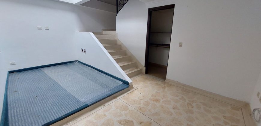 ARRIENDO CASA EN SABANETA