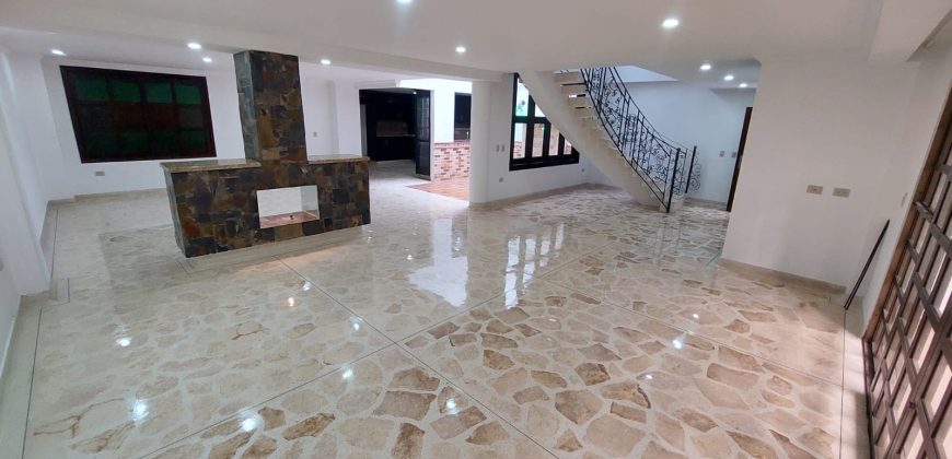 ARRIENDO CASA EN SABANETA