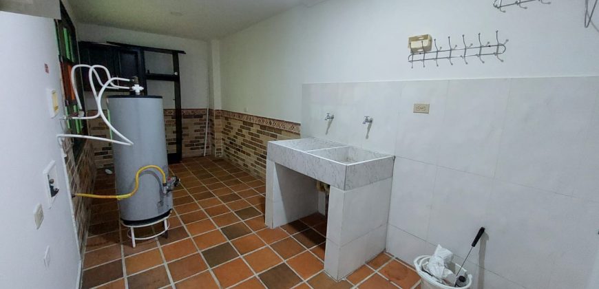 ARRIENDO CASA EN SABANETA