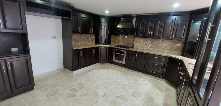 ARRIENDO CASA EN SABANETA