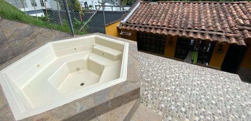 ARRIENDO CASA EN SABANETA