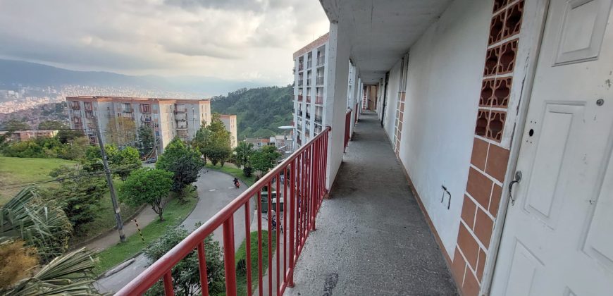 ARRIENDO APARTAMENTO EN LA AURORA