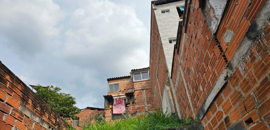 VENDO EDIFICIO EN MANRIQUE