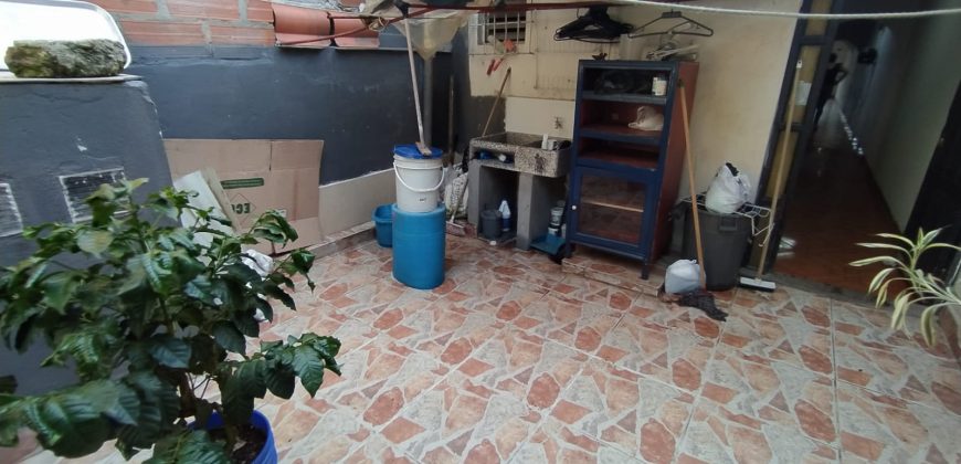 VENDO EDIFICIO EN MANRIQUE