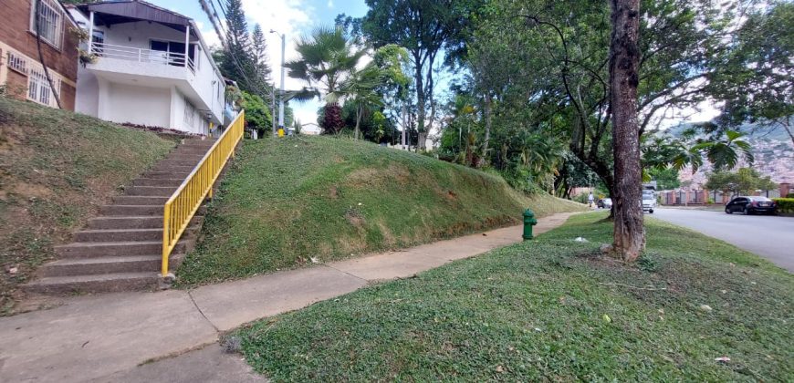 VENDO CASA DÚPLEX EN SANTA MÓNICA 2