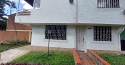 VENDO CASA DÚPLEX EN SANTA MÓNICA 2