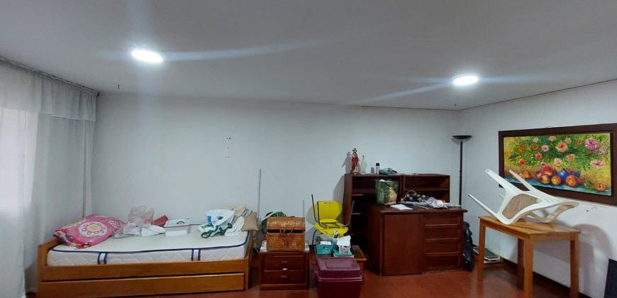 VENDO CASA DÚPLEX EN SANTA MÓNICA 2