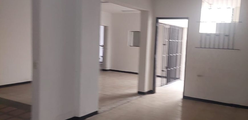 VENDO CASA COMERCIAL EN CONQUISTADORES