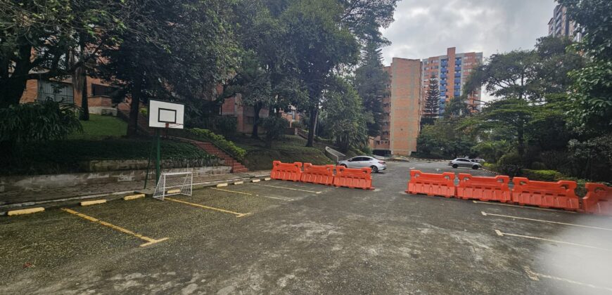 VENDO APARTAMENTO LOMA DE LOS BERNAL