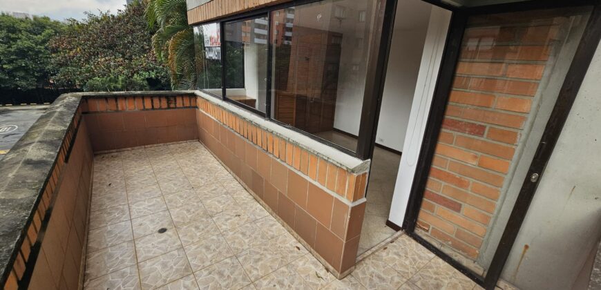 VENDO APARTAMENTO LOMA DE LOS BERNAL
