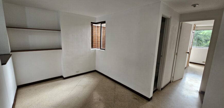 VENDO APARTAMENTO LOMA DE LOS BERNAL